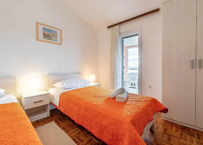 2 Bedroom Gorgeous In דירה *