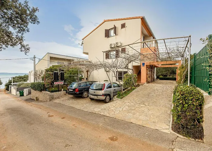 2 Bedroom Gorgeous In Appartement