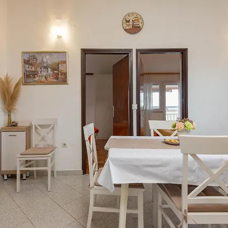 2 Bedroom Gorgeous In