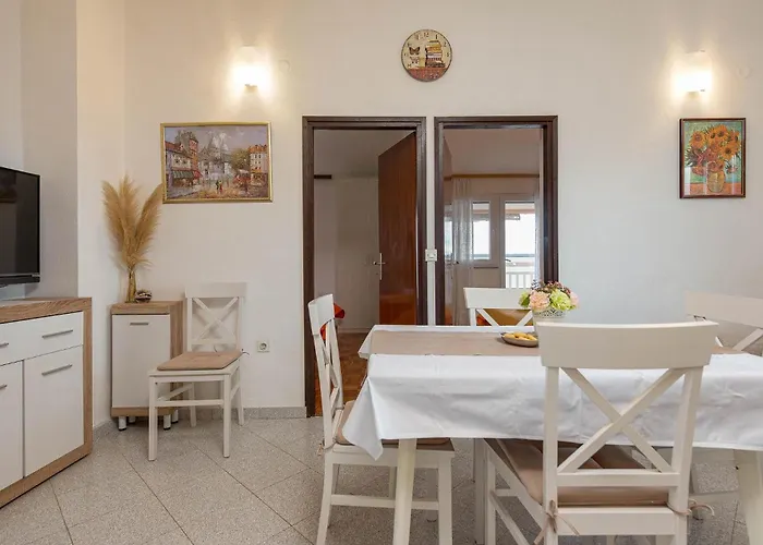 2 Bedroom Gorgeous In